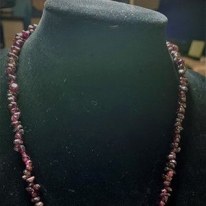 SMALL BOHEMIAN GARNET NECKLACE